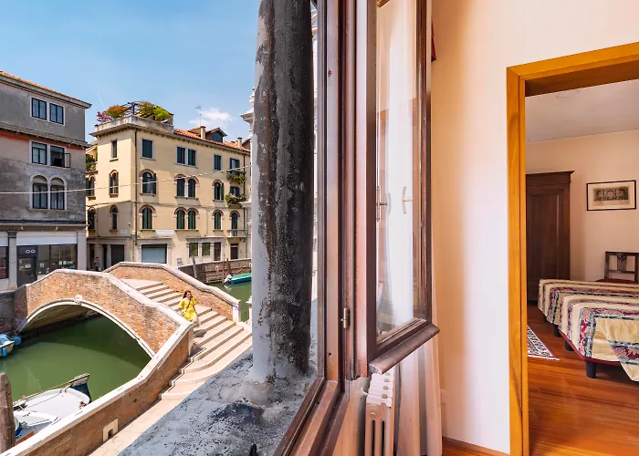 Palazzo Schiavoni Residenza D'Epoca & Suite-Apartments Venise